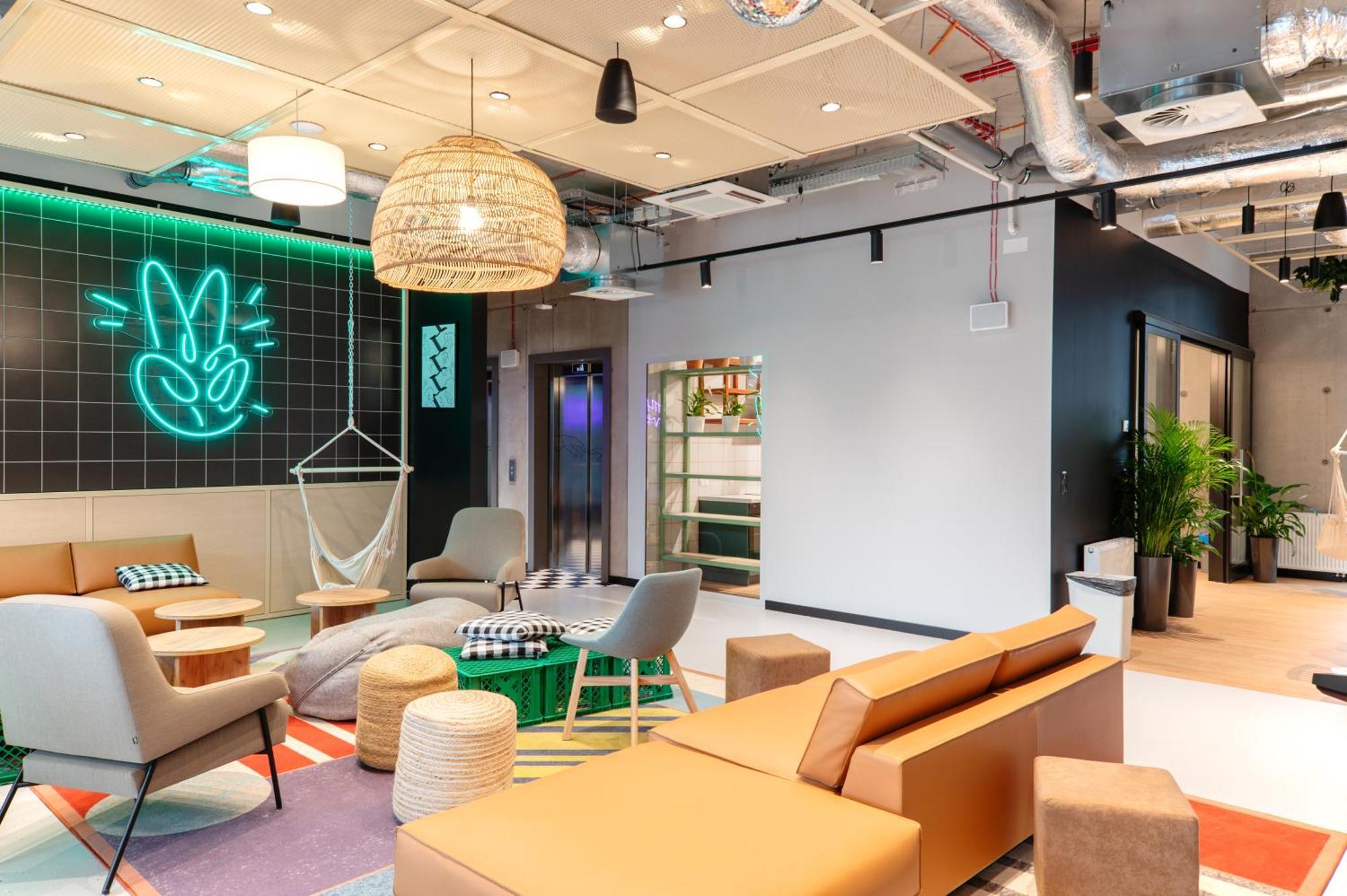 Chillout Dorm Warszawa Aparthotel Bagian luar foto