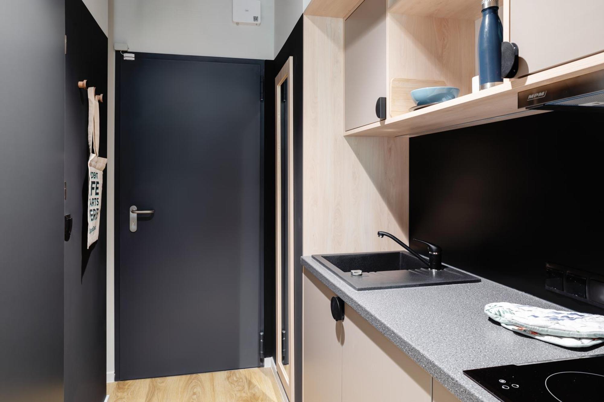 Chillout Dorm Warszawa Aparthotel Bagian luar foto