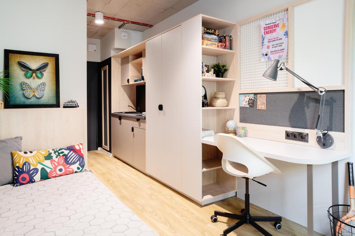 Chillout Dorm Warszawa Aparthotel Bagian luar foto